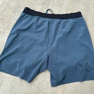 Ten Thousand 7” Interval Short - Sz L